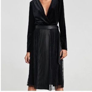 COPY - Pleated Faux leather and Lace combined midi skirt - small